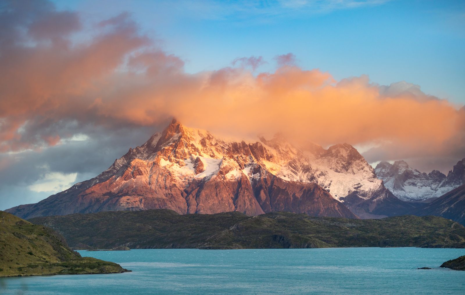 Sunrise over the towers and peaks of Torres del Paine, Chile